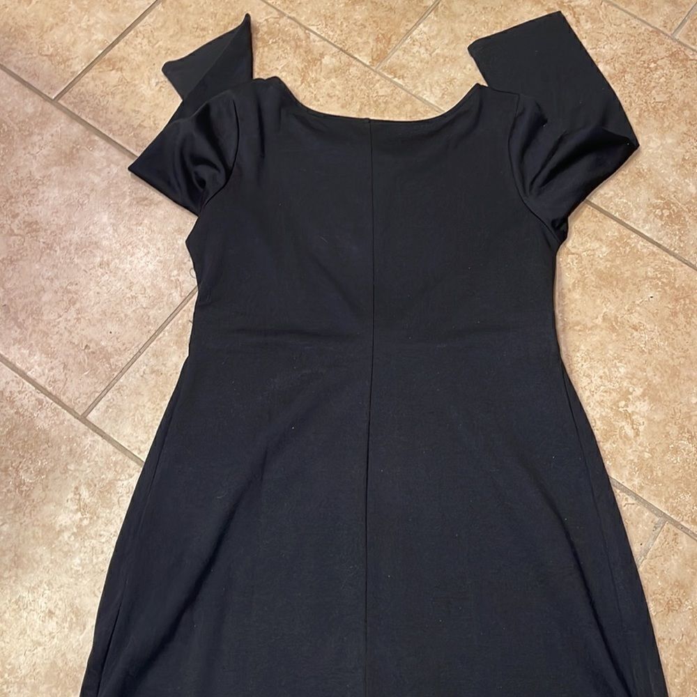 Black dress  - Picture 3 of 6